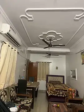 Snapshot of John_desihunk chatting on 03.04.25 John desihunk online show from 03.04.25