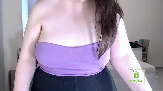 Snapshot of cute_and_hot chatting on 04.29.26 cute and hot online show from 04.29.26