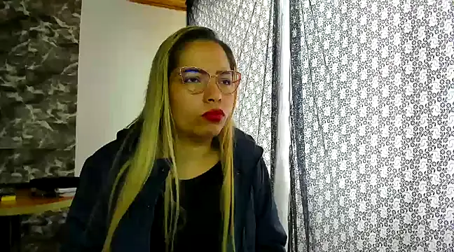 MISSLAUR4 online show from 01.06.25