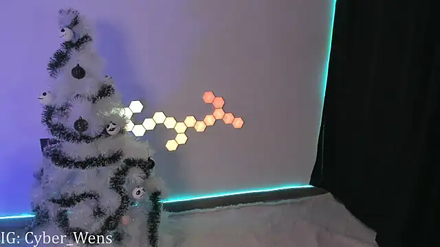 Snapshot of cyberzoe chatting on 12.13.25 cyberzoe online show from 12.13.25