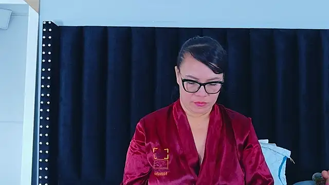 hotlatinateacher online show from 03.22.26