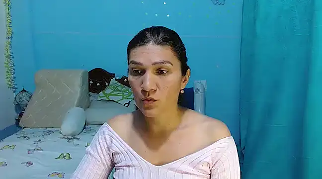 Snapshot of venus_swet_ chatting on 02.13.25 venus swet online show from 02.13.25
