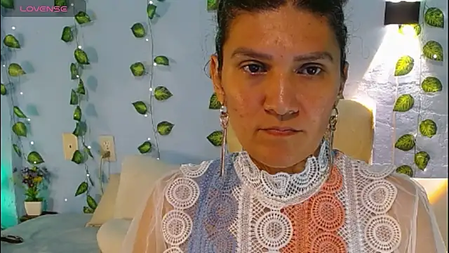 Snapshot of venus_swet_ chatting on 10.19.25 venus swet online show from 10.19.25