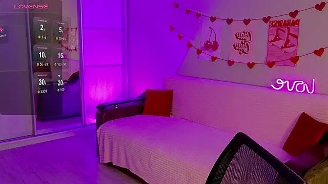 Snapshot of School_Love chatting on 03.19.25 School Love online show from 03.19.25