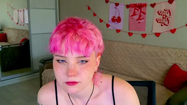 Snapshot of School_Love chatting on 09.14.25 School Love online show from 09.14.25