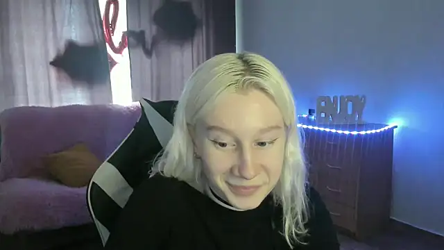 Snapshot of EnigmaSee chatting on 05.18.26 EnigmaSee online show from 05.18.26