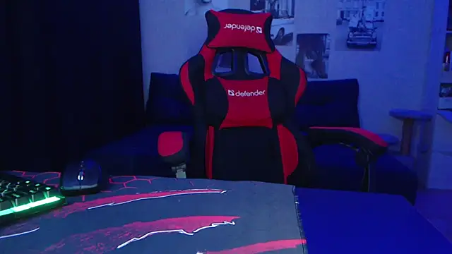 Fluffy Tiffy online show from 11.28.25