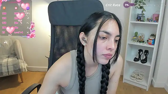 Snapshot of _BellaEvans_ chatting on 05.08.26 BellaEvans online show from 05.08.26
