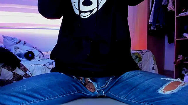 aldrinwhite online show from 11.27.25