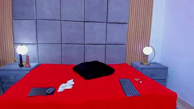 KateTompson  online show from 03.19.26