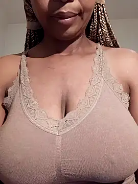Snapshot of realsquirter chatting on 02.18.25 realsquirter online show from 02.18.25