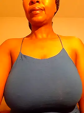 Snapshot of realsquirter chatting on 10.04.25 realsquirter online show from 10.04.25