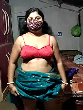 Snapshot of Mourani24 chatting on 04.28.26 Mourani24 online show from 04.28.26