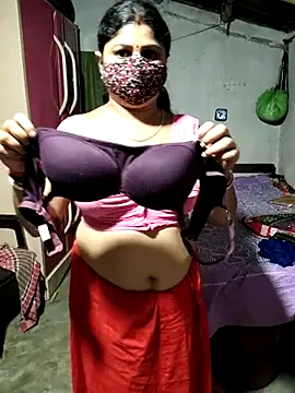Snapshot of Mourani24 chatting on 04.30.26 Mourani24 online show from 04.30.26