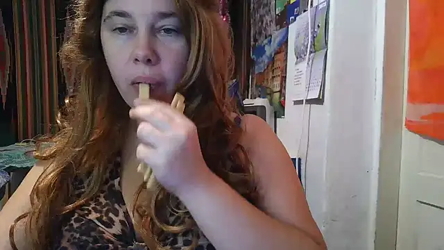 Cora Maro online show from 09.22.25