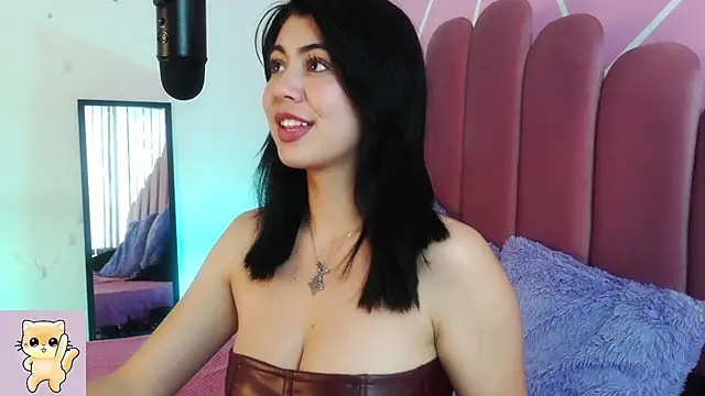 Snapshot of Zoe_Benson chatting on 02.05.25 Zoe Benson online show from 02.05.25