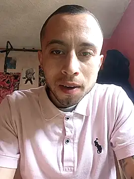 Snapshot of Mich_Stev9524 chatting on 11.19.25 Mich Stev9524 online show from 11.19.25