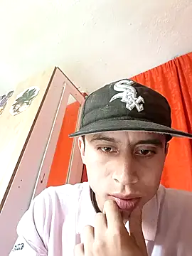 Snapshot of Mich_Stev9524 chatting on 12.22.25 Mich Stev9524 online show from 12.22.25