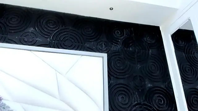 AbigailWilliams  online show from 11.12.25