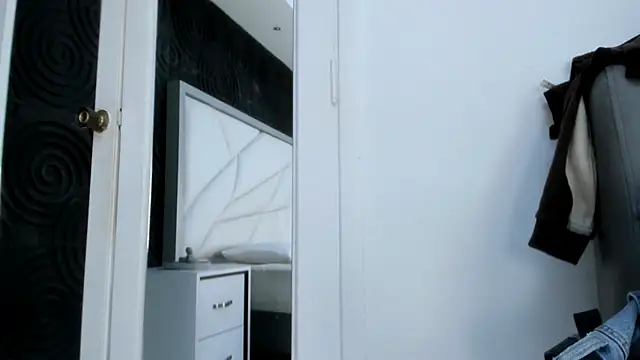 AbigailWilliams  online show from 11.13.25