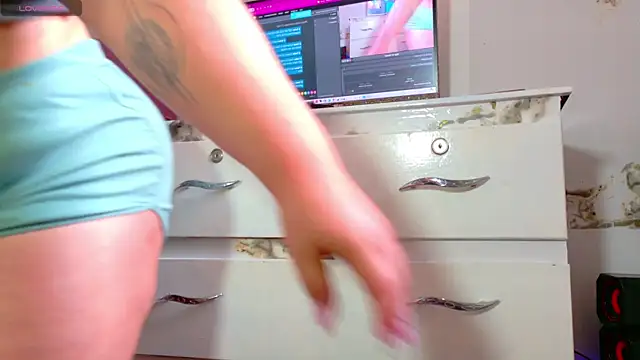 Gaby Vegaa online show from 10.20.25