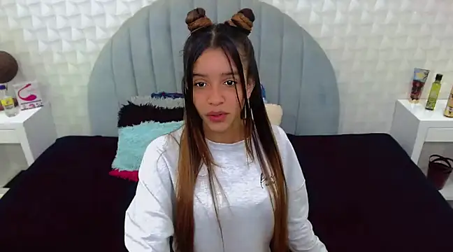 Snapshot of charlotte_0309 chatting on 03.18.25 charlotte 0309 online show from 03.18.25