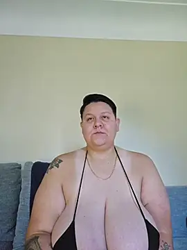 Snapshot of DevilDahm chatting on 07.23.26 DevilDahm online show from 07.23.26