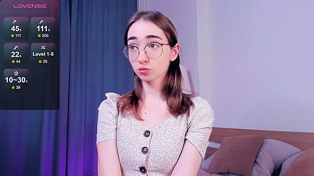 Snapshot of PollyBeev chatting on 01.17.25 PollyBeev online show from 01.17.25