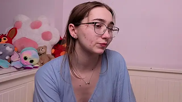 Snapshot of PollyBeev chatting on 06.16.26 PollyBeev online show from 06.16.26