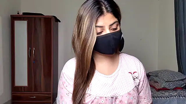 Hoty-Shivangi online show from 03.17.26