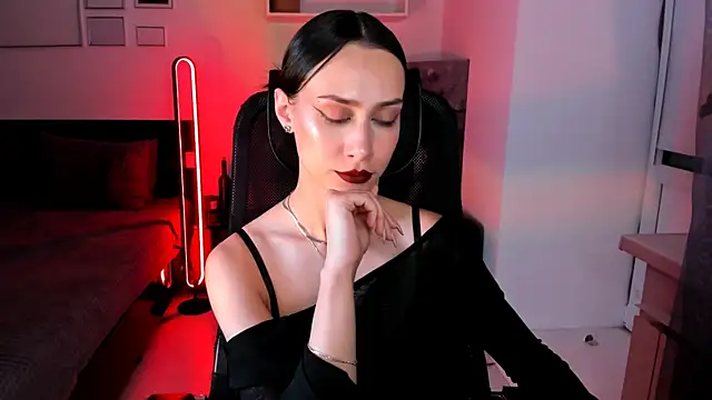 Snapshot of unaericaabistrong chatting on 05.19.26 unaericaabistrong online show from 05.19.26