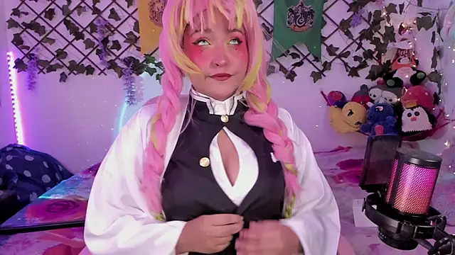 Snapshot of cutepie_uwu_ chatting on 01.08.25 cutepie uwu online show from 01.08.25