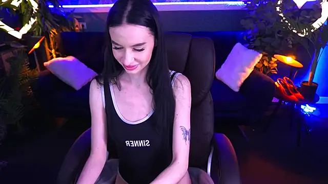 Snow WhiteeeX online show from 03.21.25