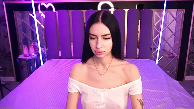 Snow WhiteeeX online show from 02.02.26