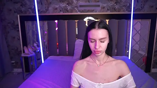 Snow WhiteeeX online show from 03.02.26