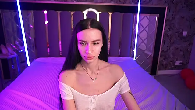 Snow WhiteeeX online show from 03.03.26