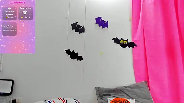 Snapshot of Natasha_by chatting on 10.11.25 Natasha by online show from 10.11.25