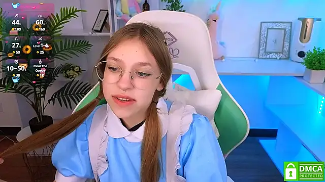 LayriantaVee online show from 01.18.25