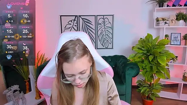 LayriantaVee online show from 01.19.25