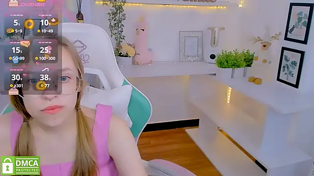 LayriantaVee online show from 02.10.25