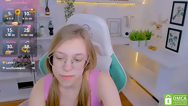 LayriantaVee online show from 02.10.25