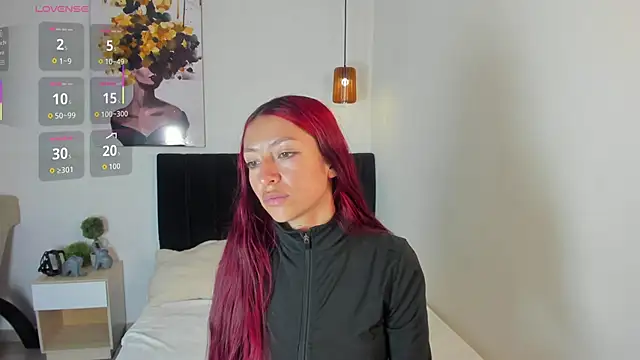 Scarlett  bell online show from 10.28.25