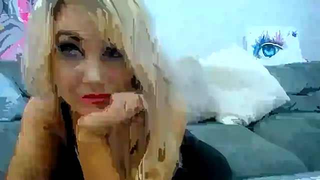 Snapshot of Niquitasparkles chatting on 11.26.25 Niquitasparkles online show from 11.26.25