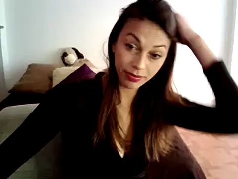 Snapshot of Hanna_Charming chatting on 12.18.24 Hanna Charming online show from 12.18.24