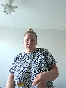 Snapshot of Anna_Curvy chatting on 06.30.26 Anna Curvy online show from 06.30.26