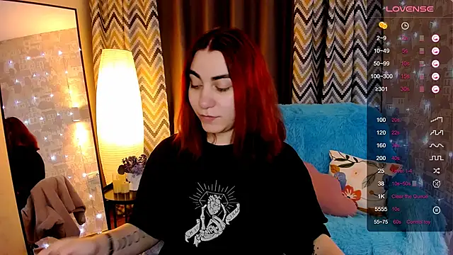 hannacheekss  online show from 12.01.25