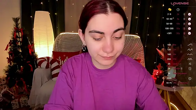 hannacheekss  online show from 12.18.25