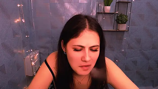 Snapshot of AliceSexyyy_ chatting on 12.11.24 AliceSexyyy online show from 12.11.24