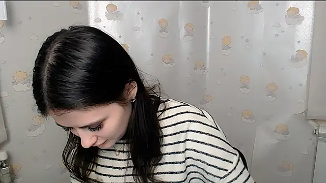 Snapshot of AliceSexyyy_ chatting on 12.30.24 AliceSexyyy online show from 12.30.24