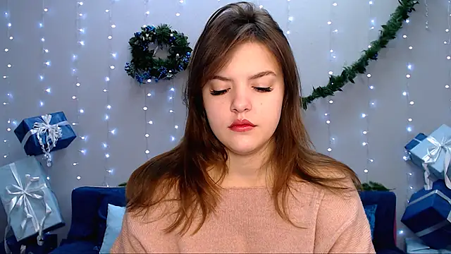 Snapshot of showmeparadise chatting on 12.13.24 showmeparadise online show from 12.13.24